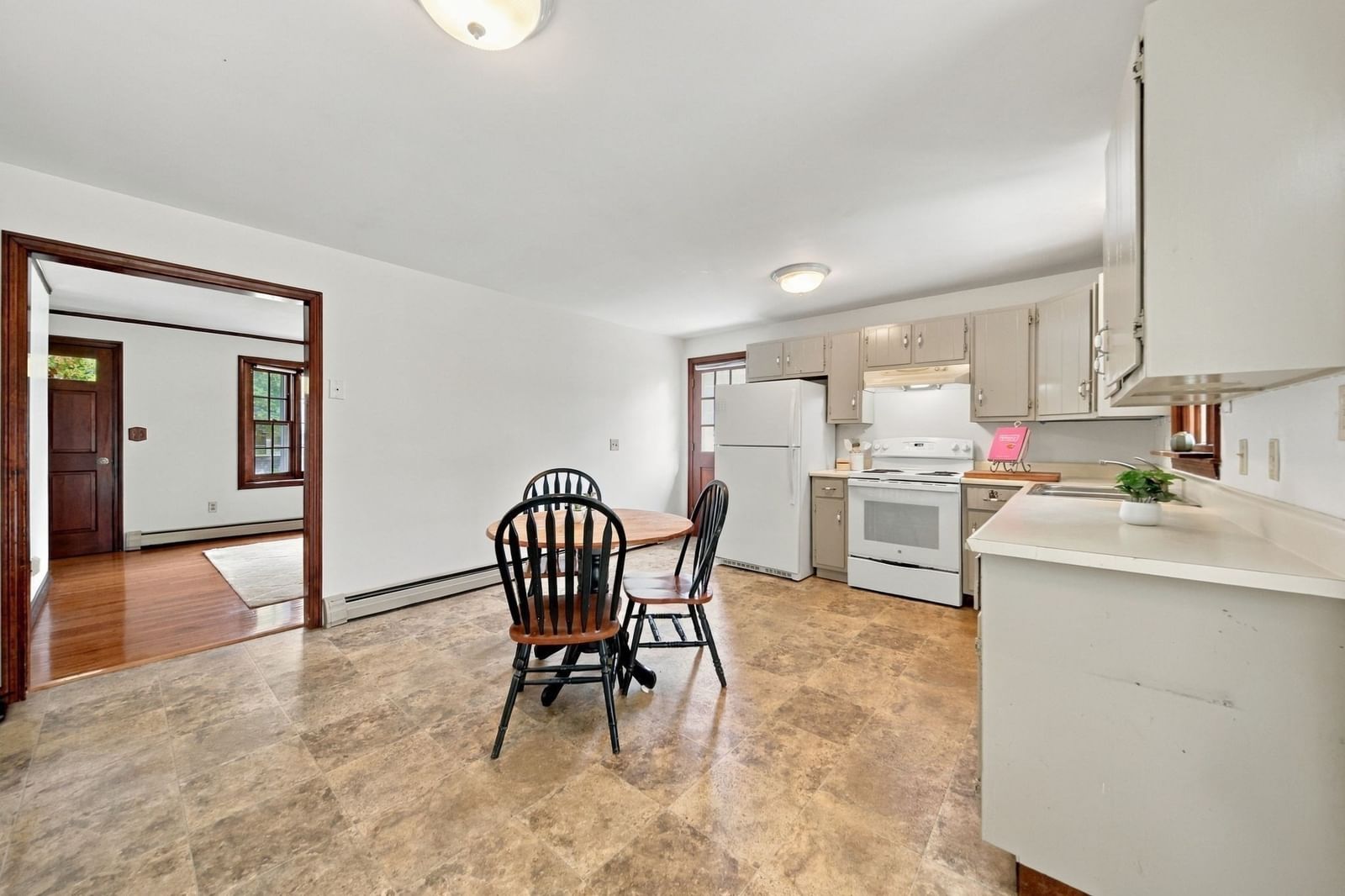 29 Dale Ave Leominster — Photo 11 of 42