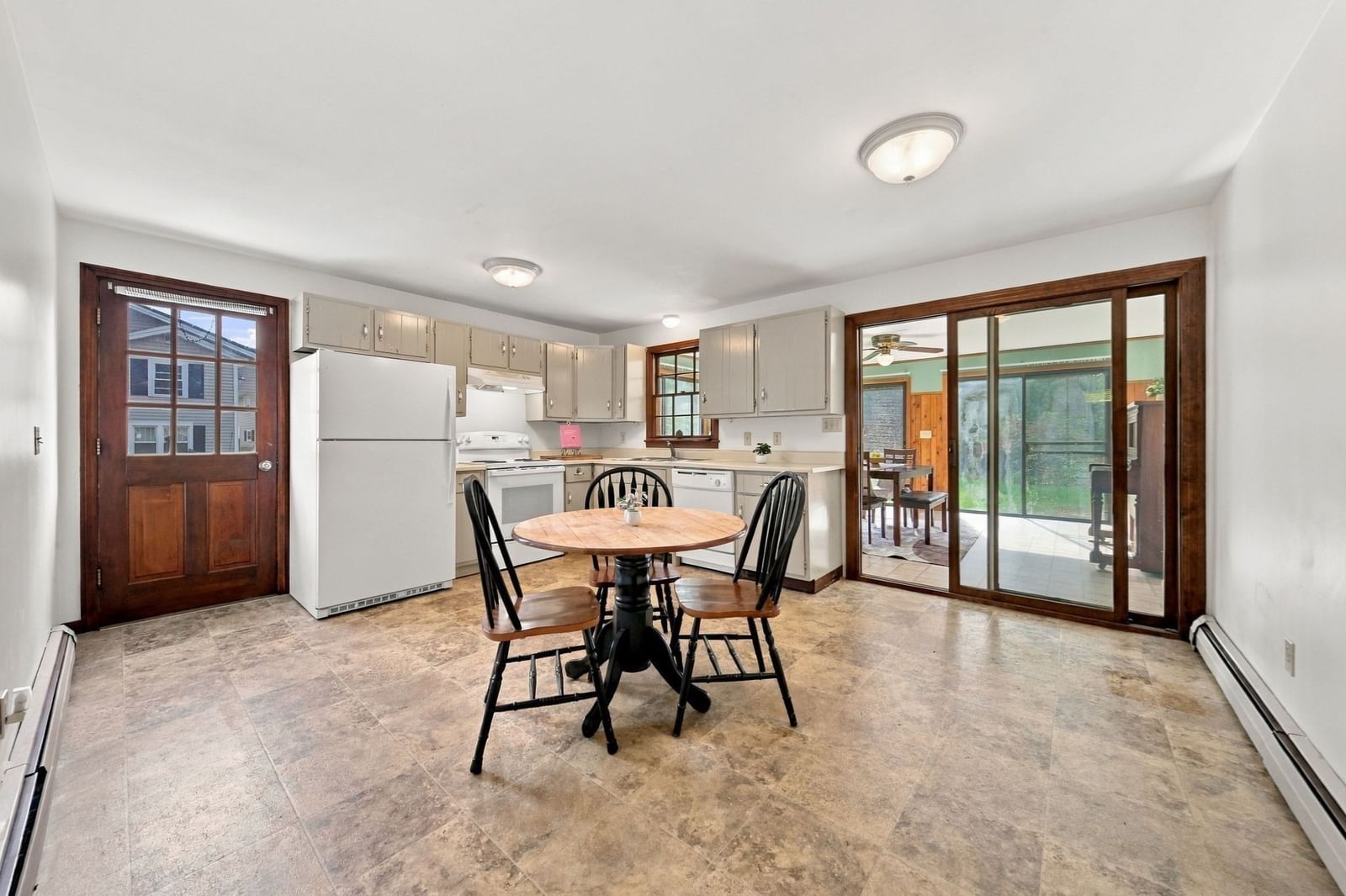 29 Dale Ave Leominster — Photo 8 of 42