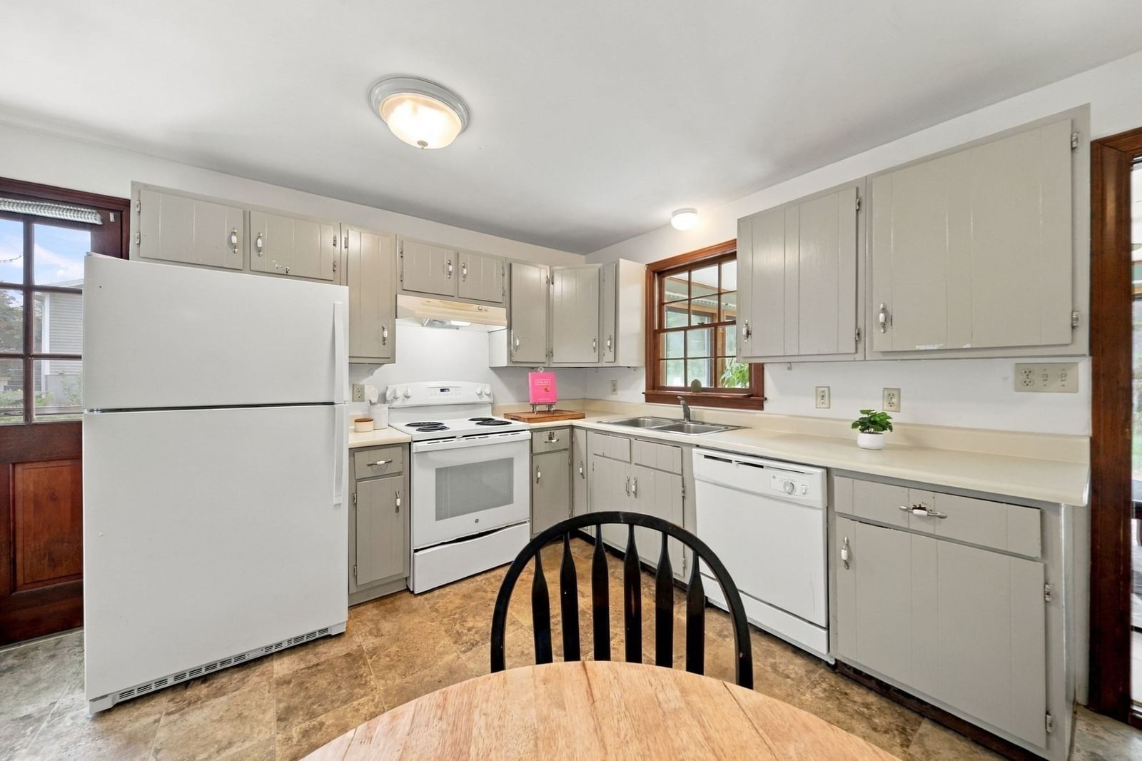 29 Dale Ave Leominster — Photo 9 of 42