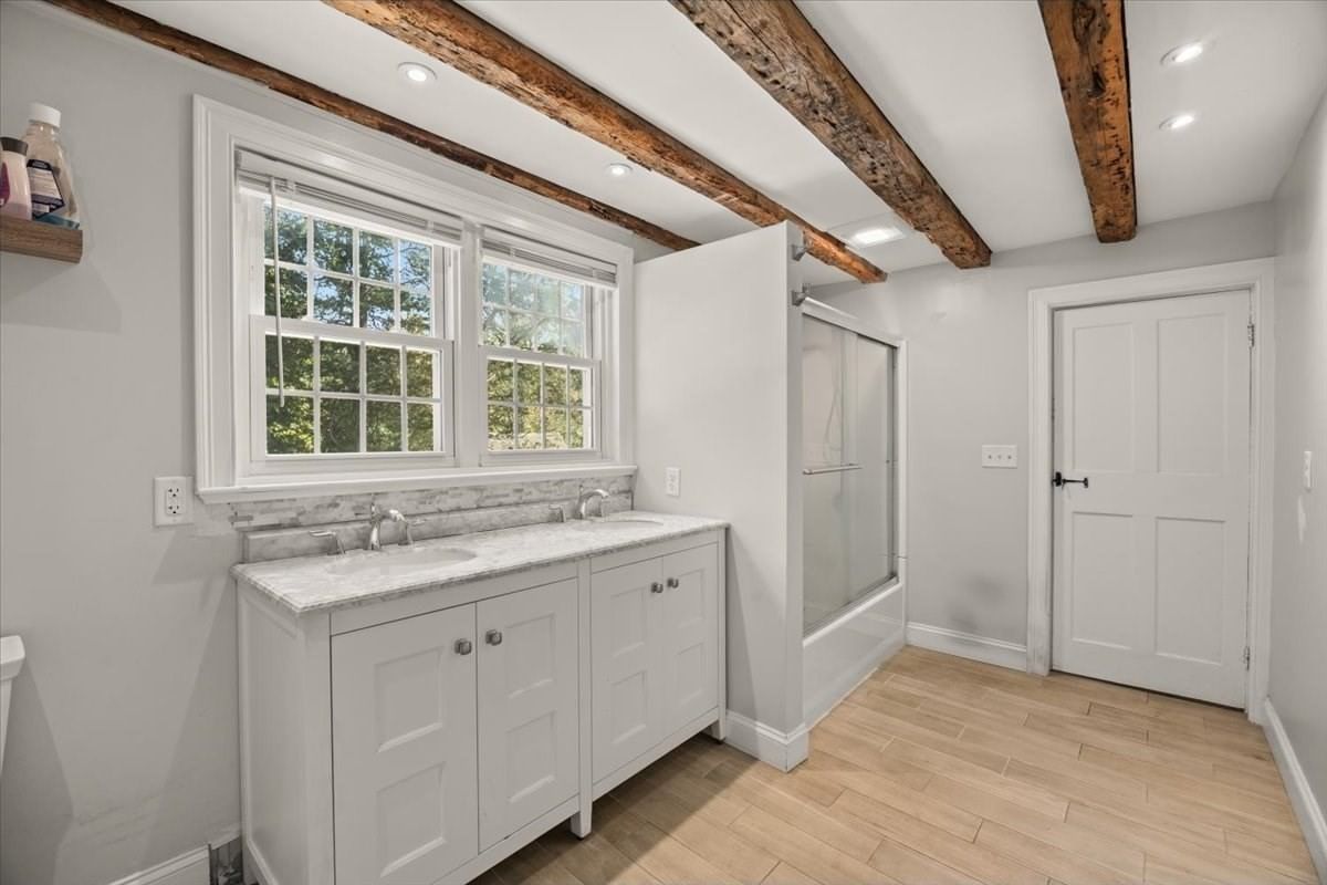 449 Parsonage St Marshfield — Photo 20 of 41