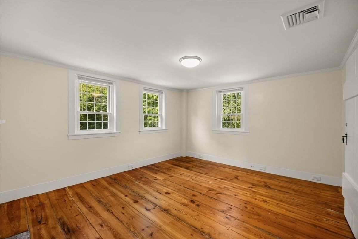 449 Parsonage St Marshfield — Photo 22 of 41