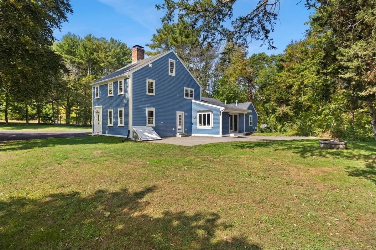 449 Parsonage St Marshfield — Photo 3 of 12