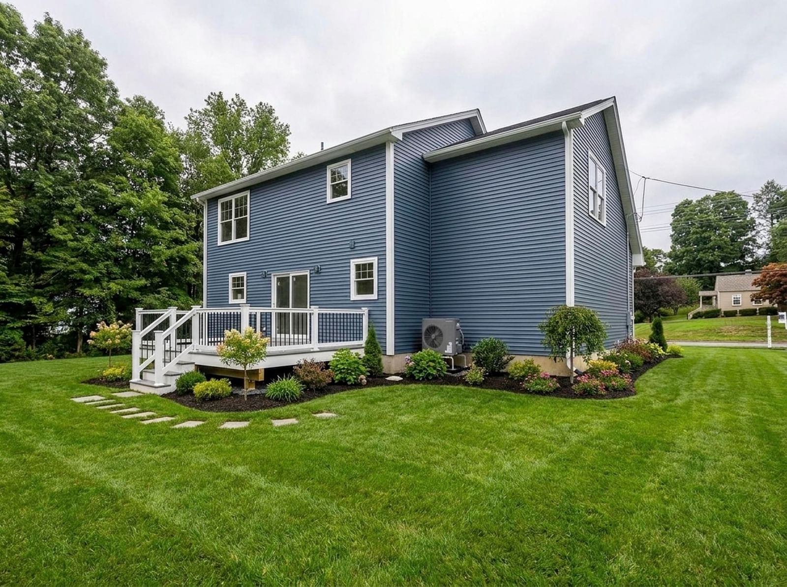 854 Homestead Avenue Holyoke — Photo 2 of 4