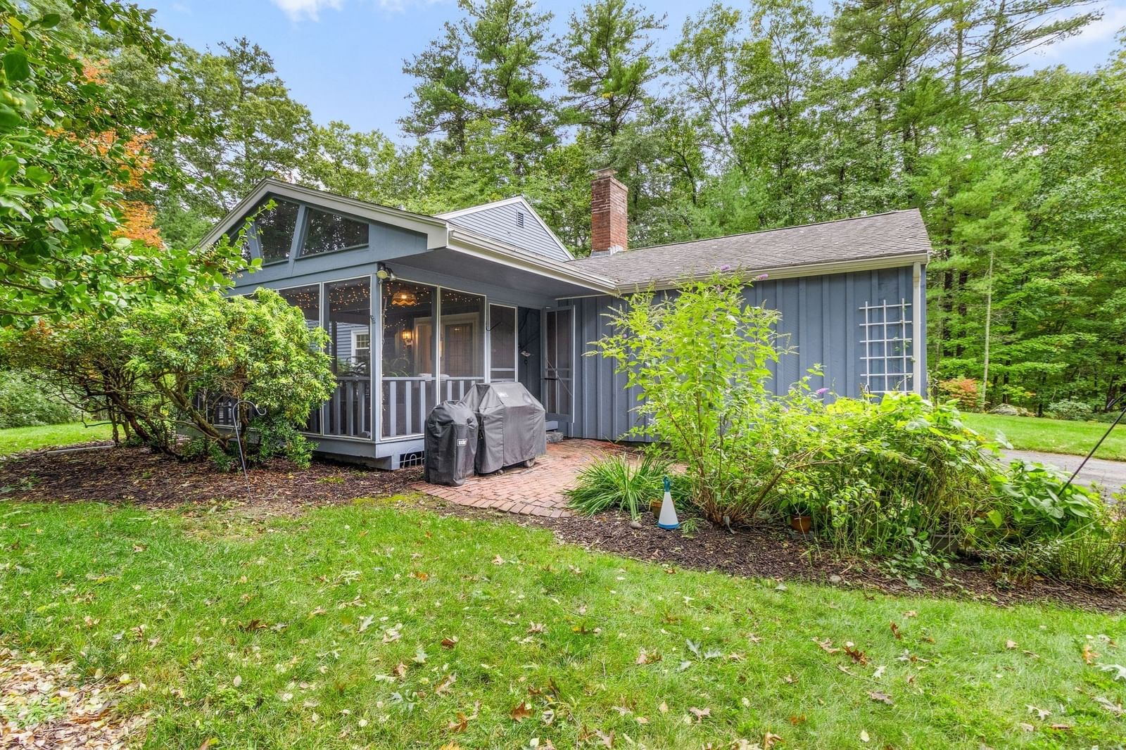 61 Adams Dr Stow — Photo 2 of 42