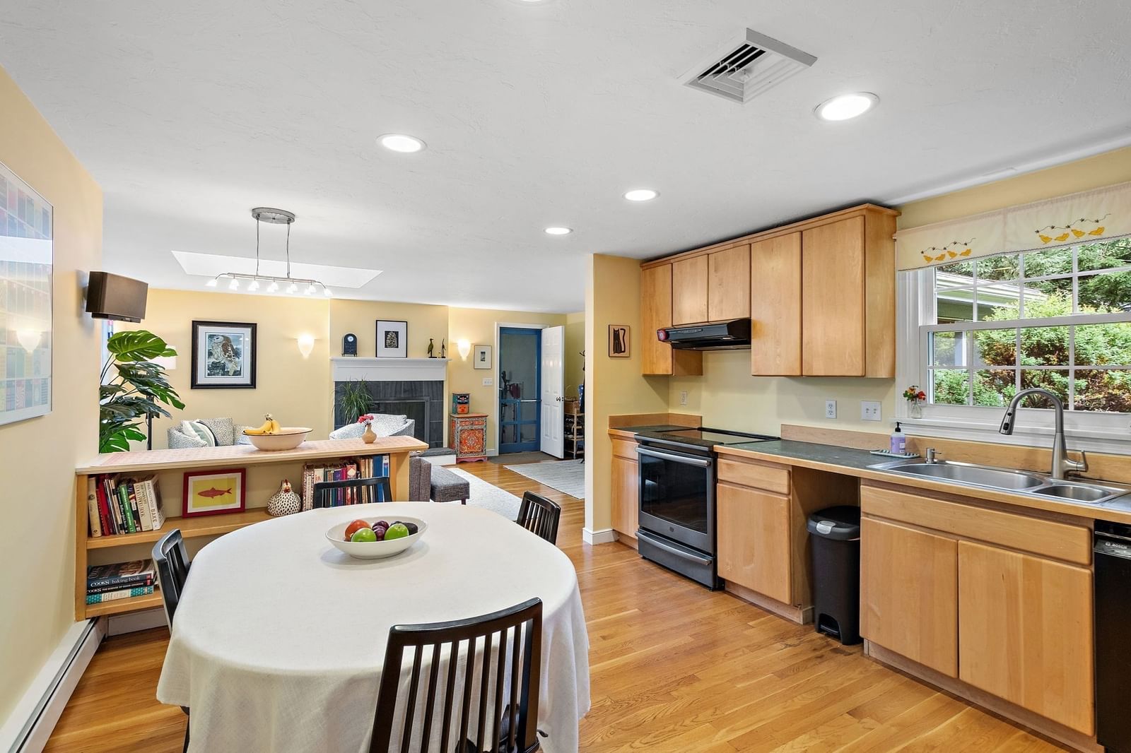 61 Adams Dr Stow — Photo 8 of 42