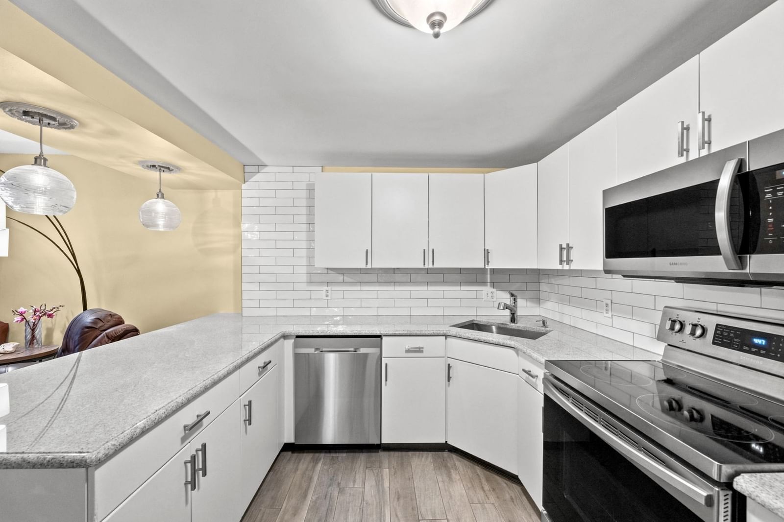 155 George Washington Blvd #401 Hull — Photo 2 of 24