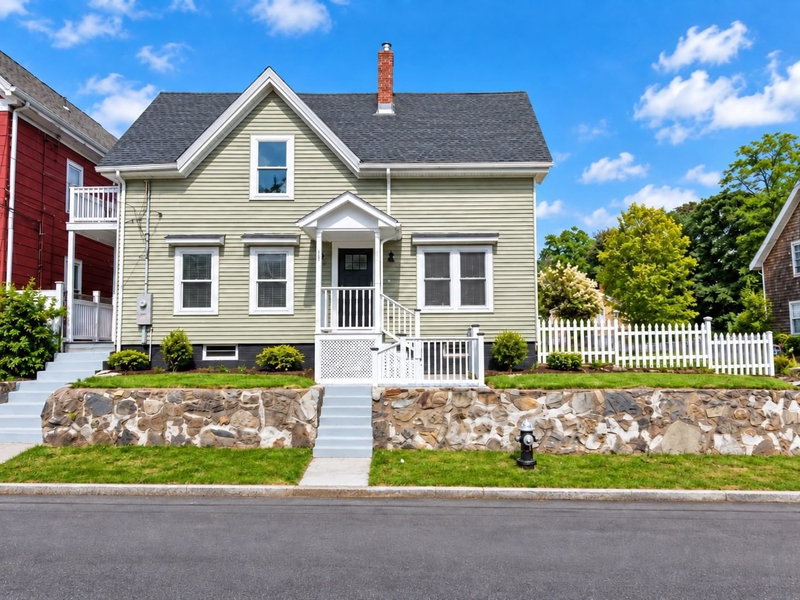 40 Pine Ave