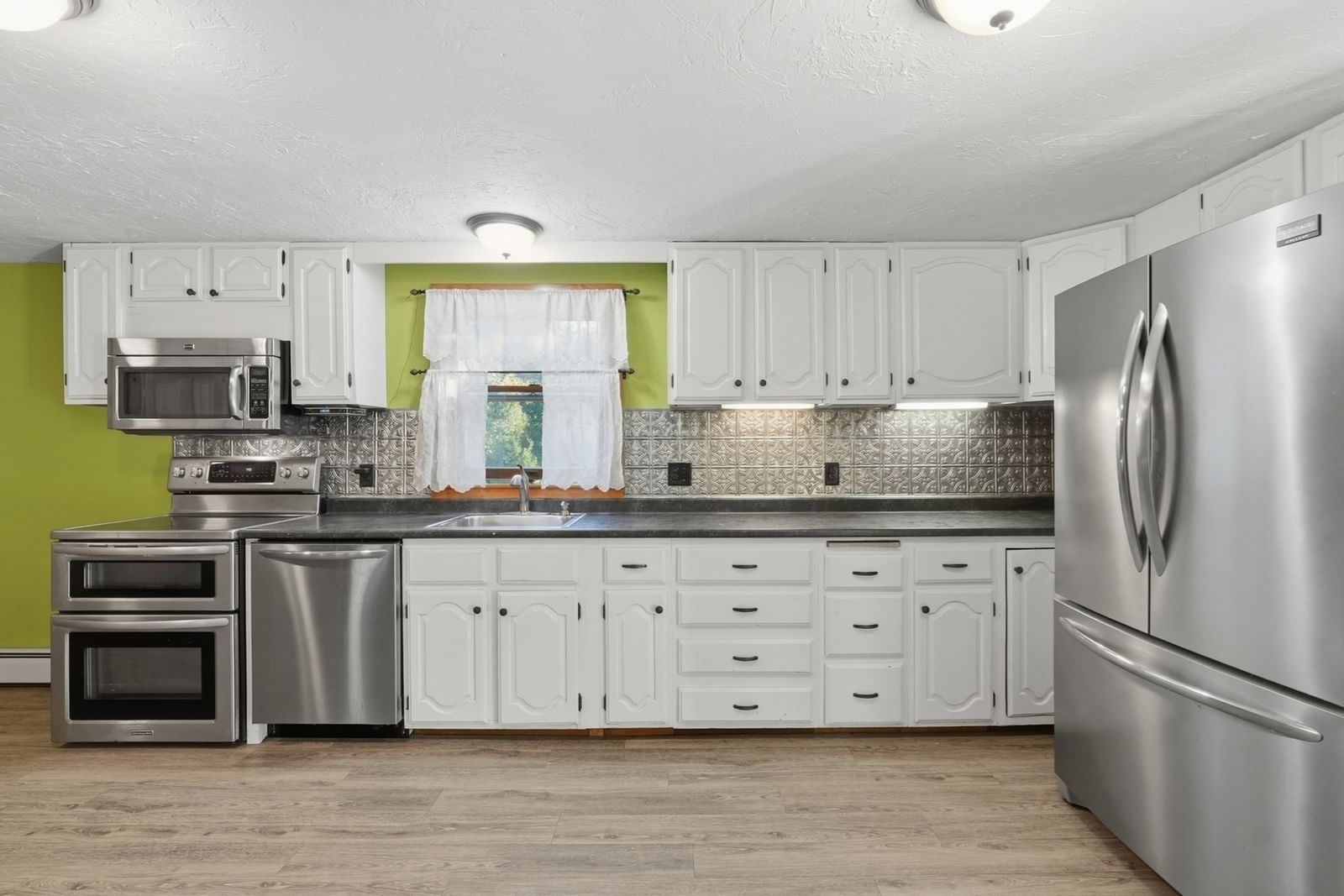 221 Pierce Rd West Brookfield — Photo 4 of 41