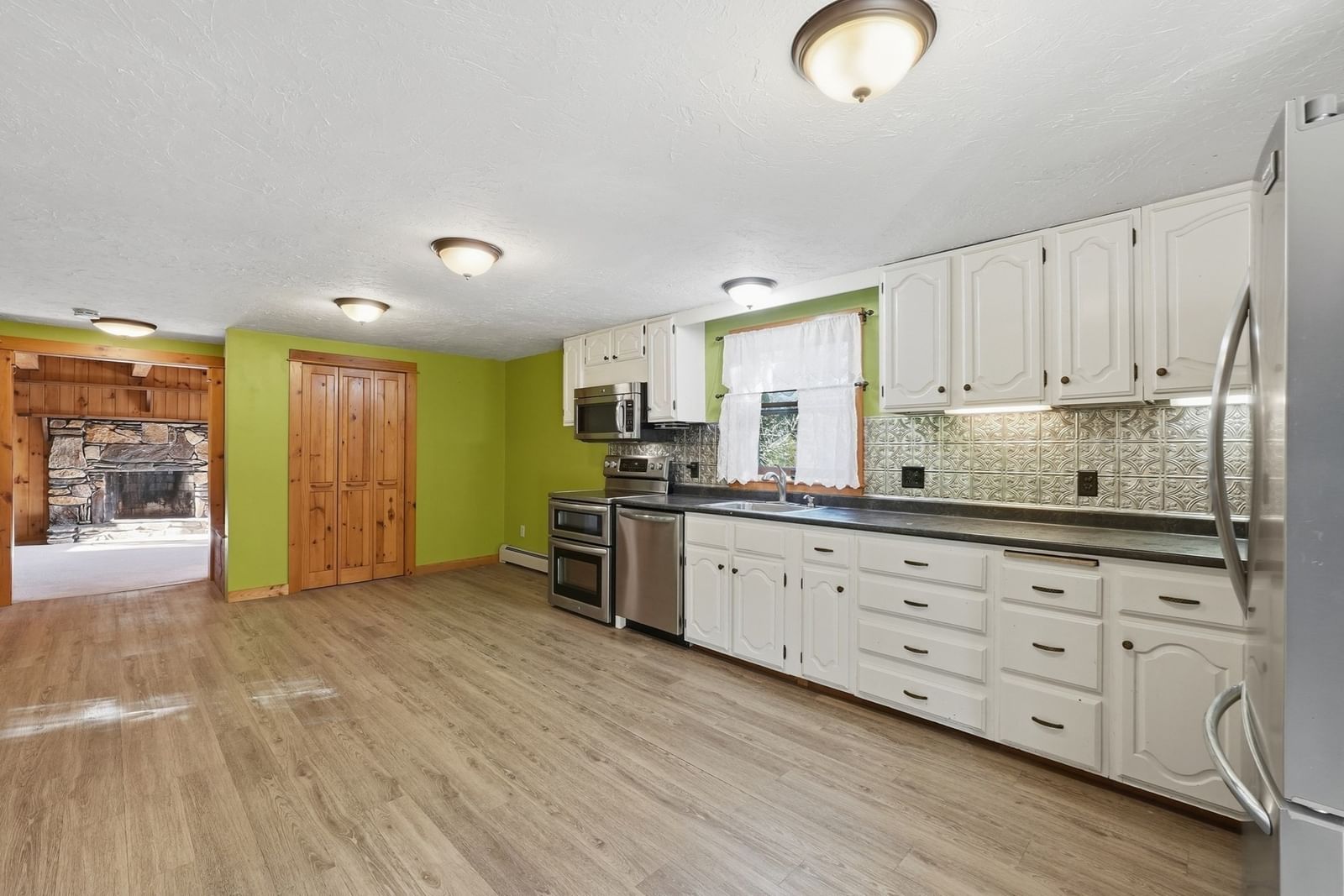 221 Pierce Rd West Brookfield — Photo 6 of 41