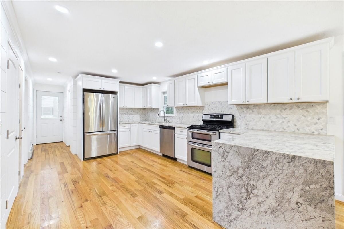 37 Gooseberry Ln Barnstable — Photo 11 of 23