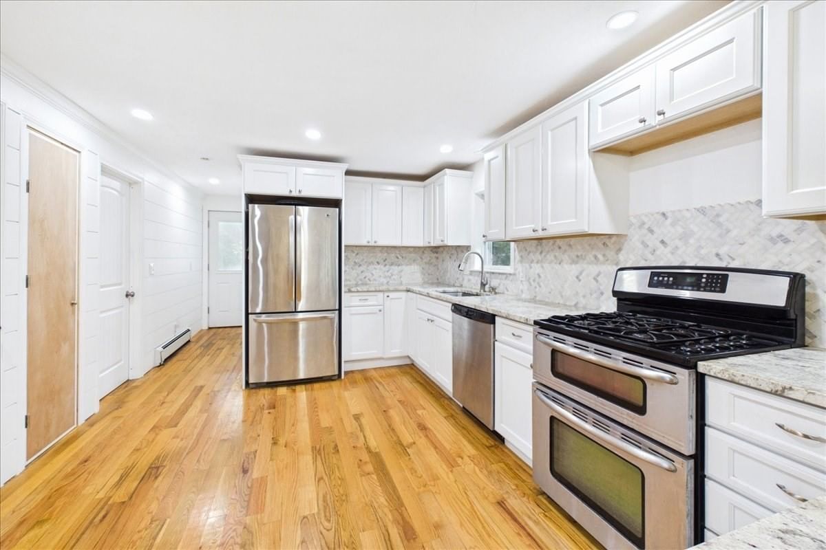 37 Gooseberry Ln Barnstable — Photo 12 of 23