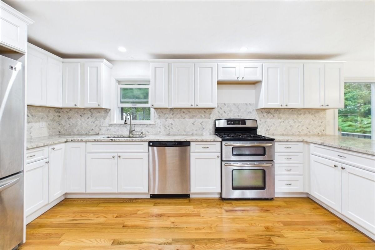 37 Gooseberry Ln Barnstable — Photo 14 of 23