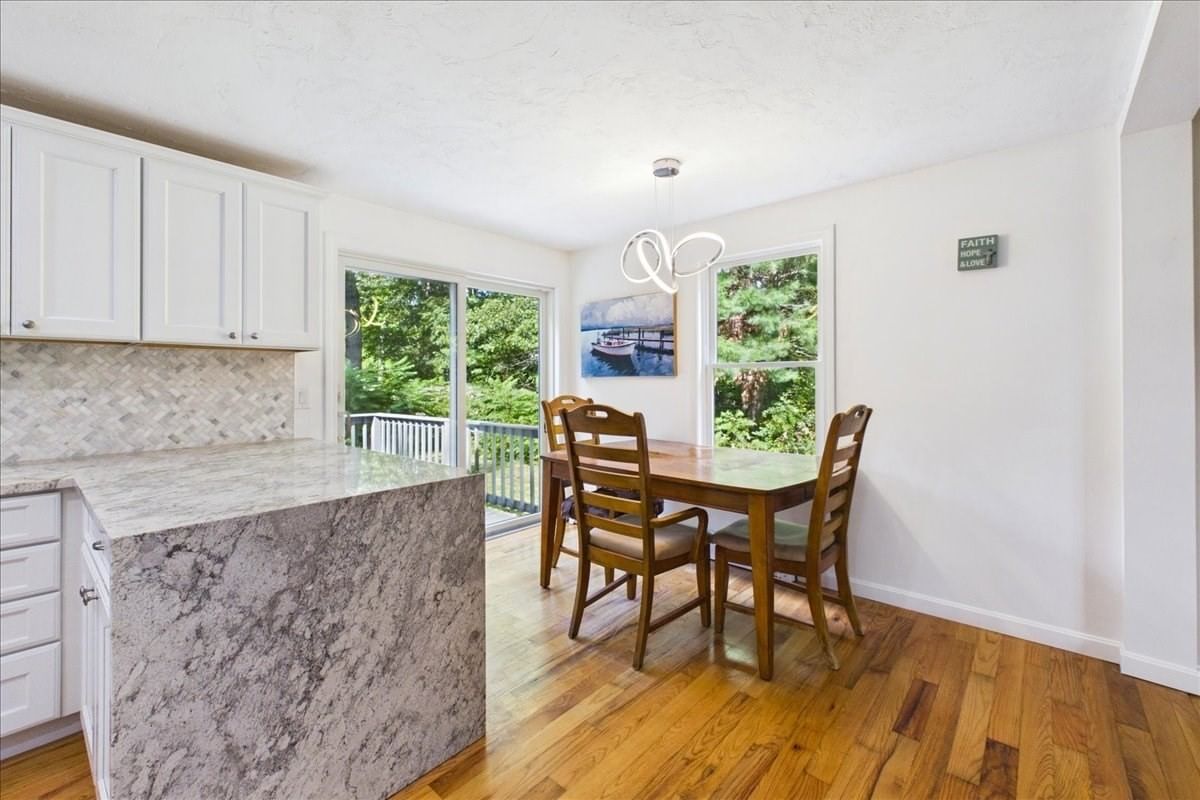 37 Gooseberry Ln Barnstable — Photo 8 of 23