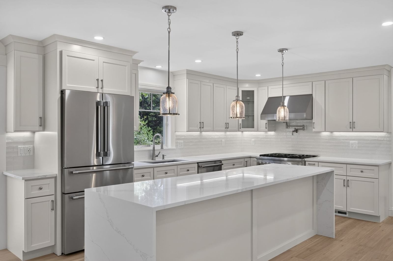 9 Estrella Ln Falmouth — Photo 2 of 42