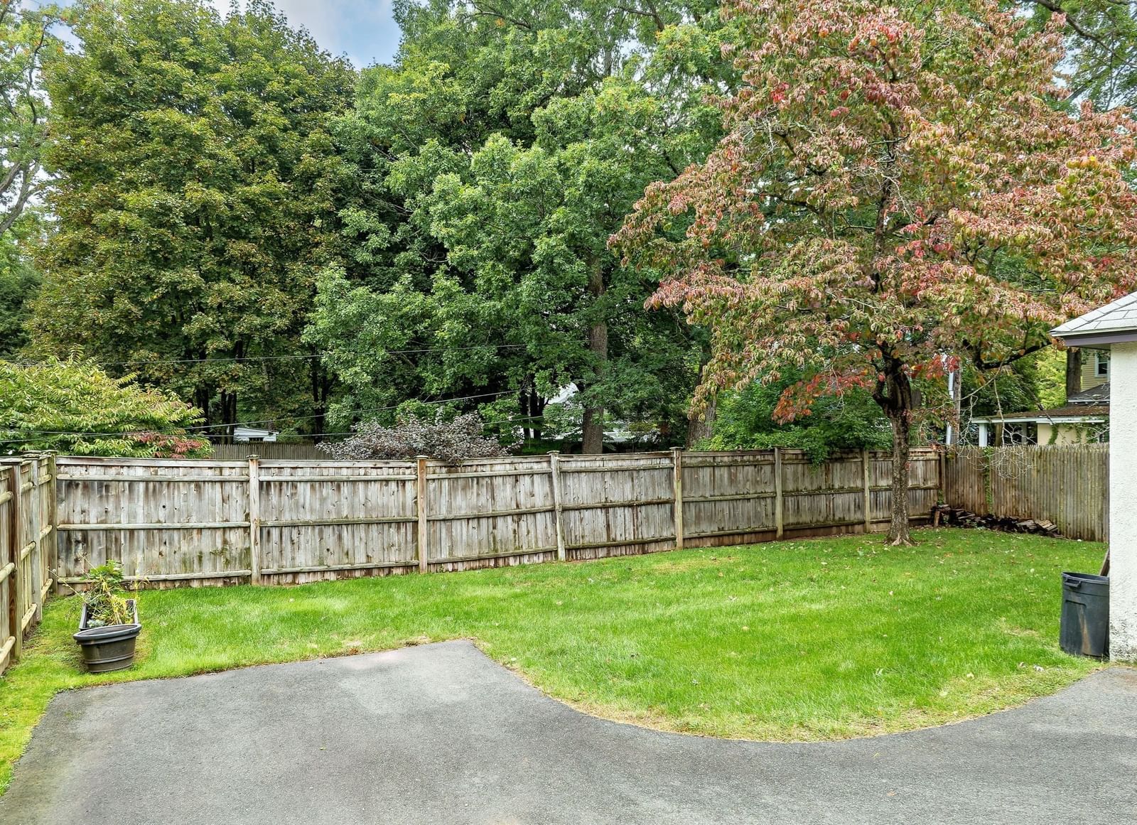 22 S Park Ave Longmeadow — Photo 32 of 42
