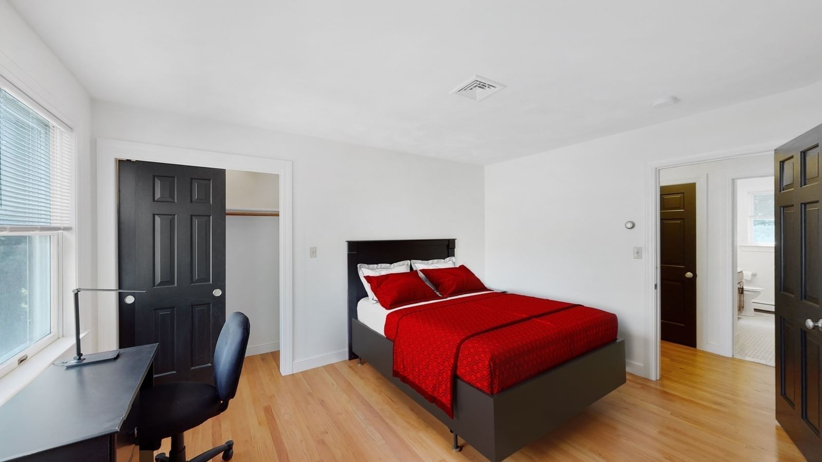 655 South St Waltham — Photo 12 of 19