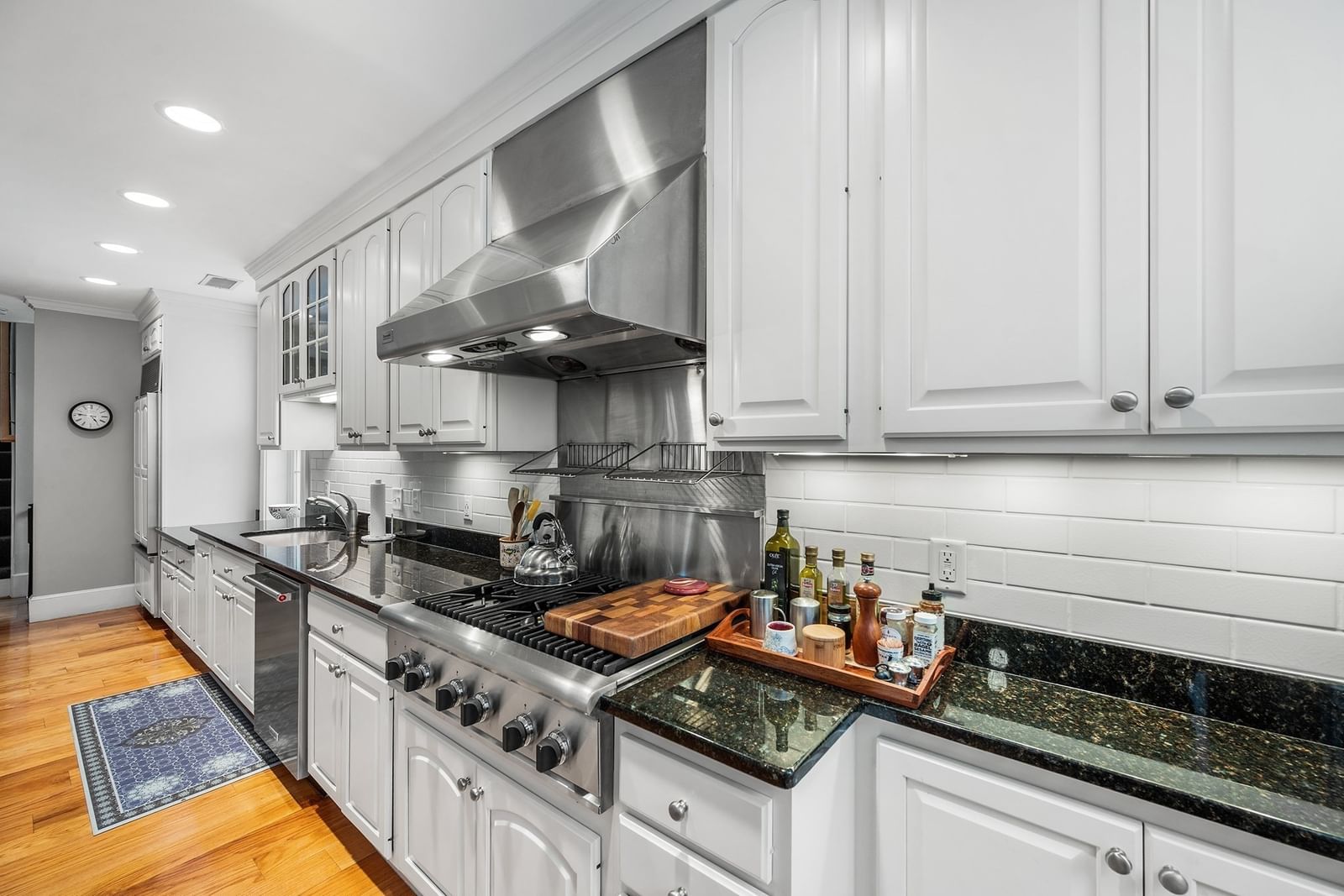 54 Chestnut St #3 Boston — Photo 10 of 31
