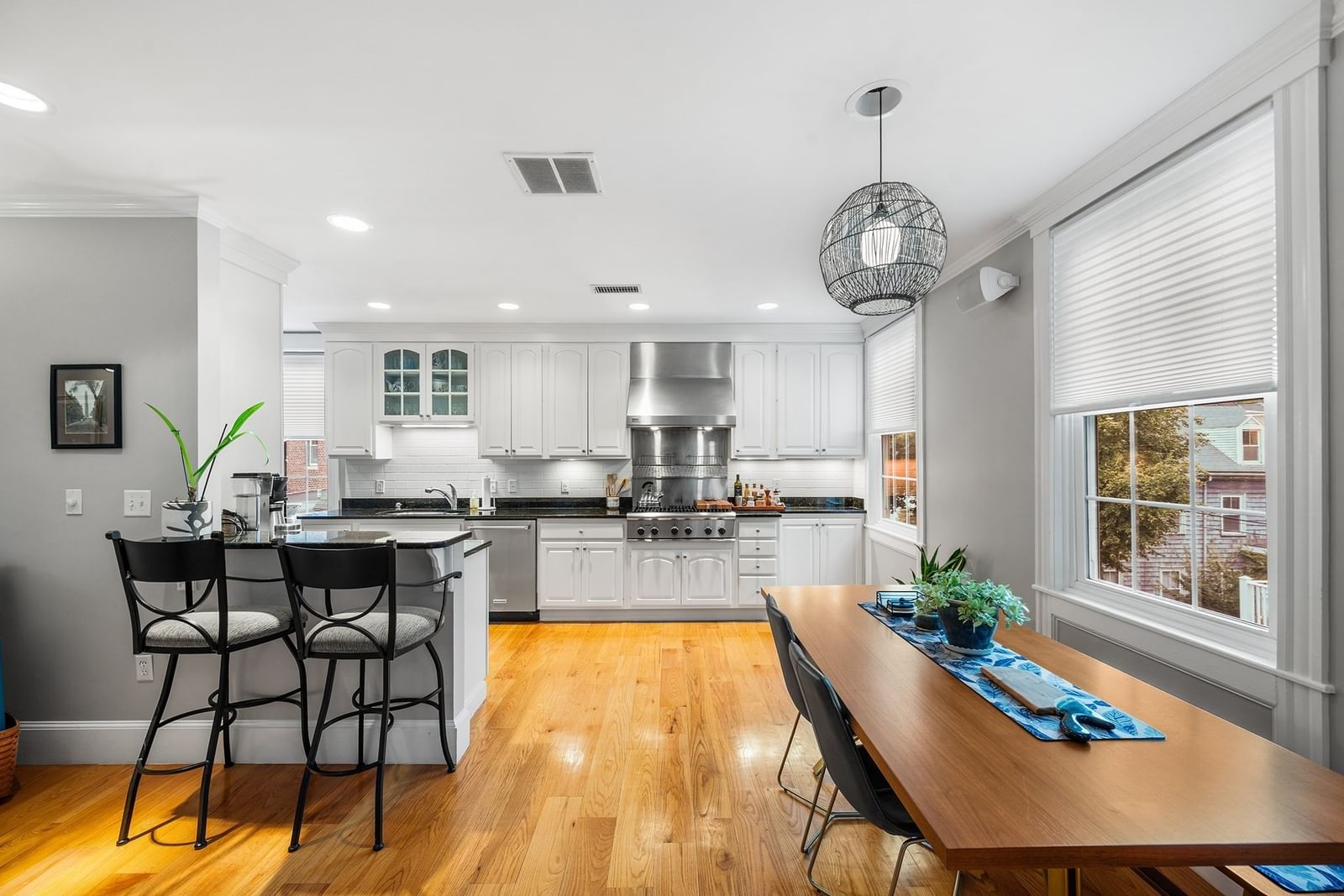 54 Chestnut St #3 Boston — Photo 7 of 31