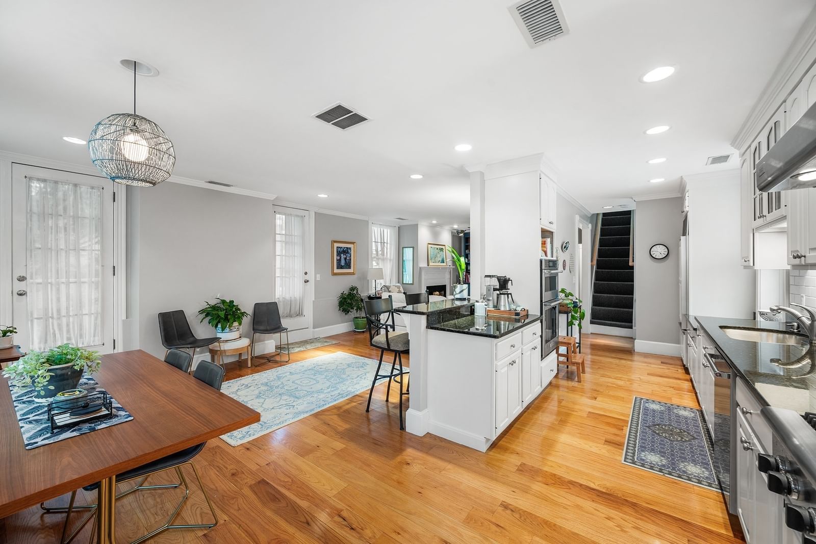 54 Chestnut St #3 Boston — Photo 9 of 31