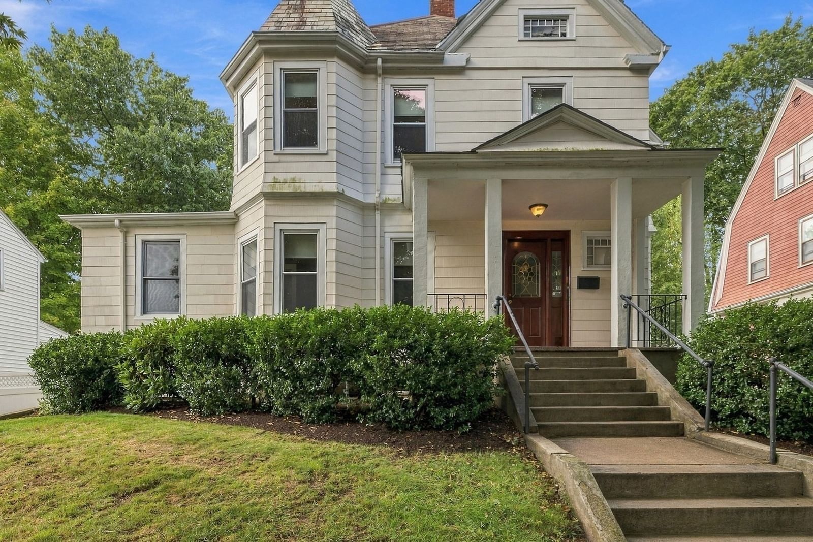 36 Hastings St Boston — Photo 2 of 42