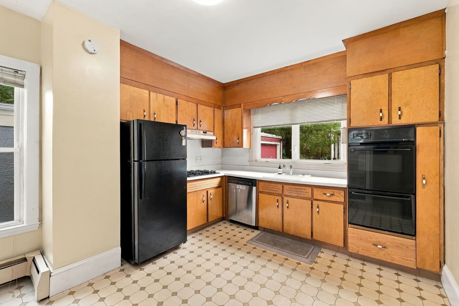 36 Hastings St Boston — Photo 23 of 42