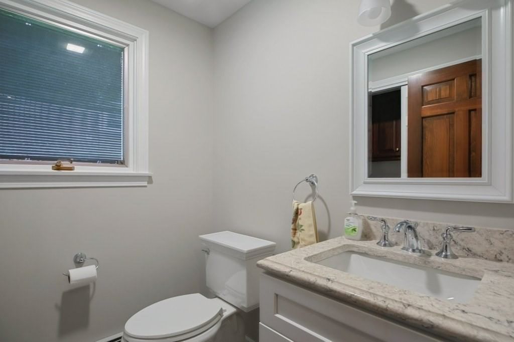 68 Seaview Ave Swansea — Photo 16 of 40