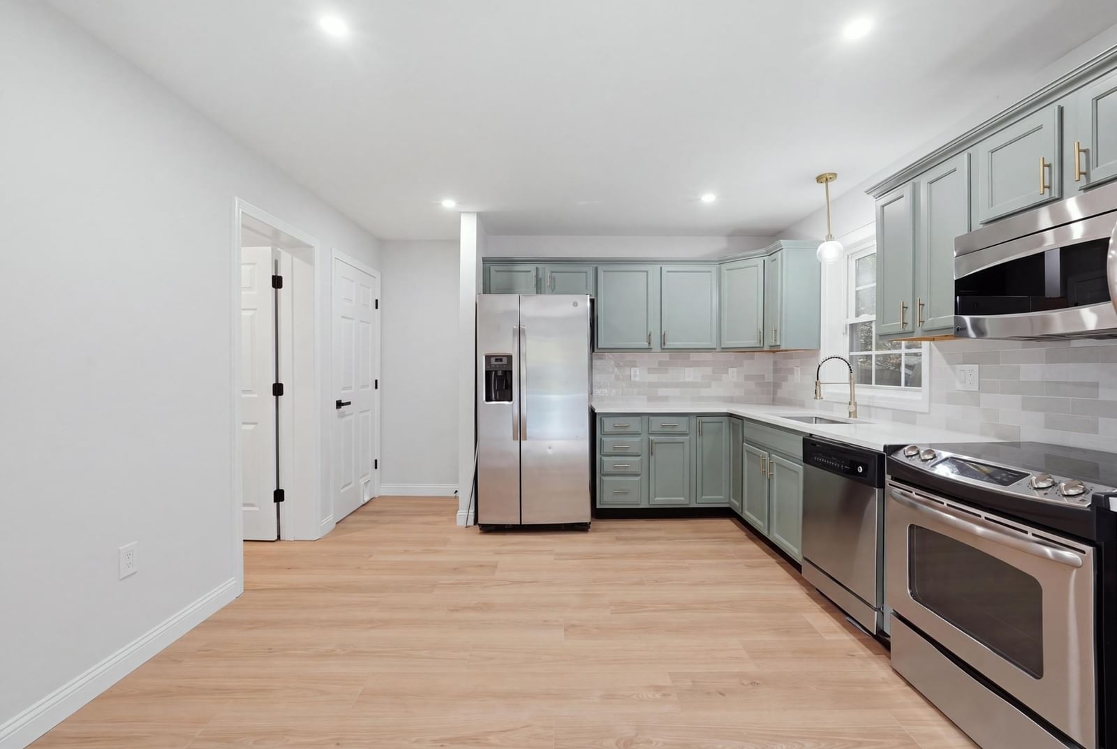 105 N Main St #B Orange — Photo 4 of 30