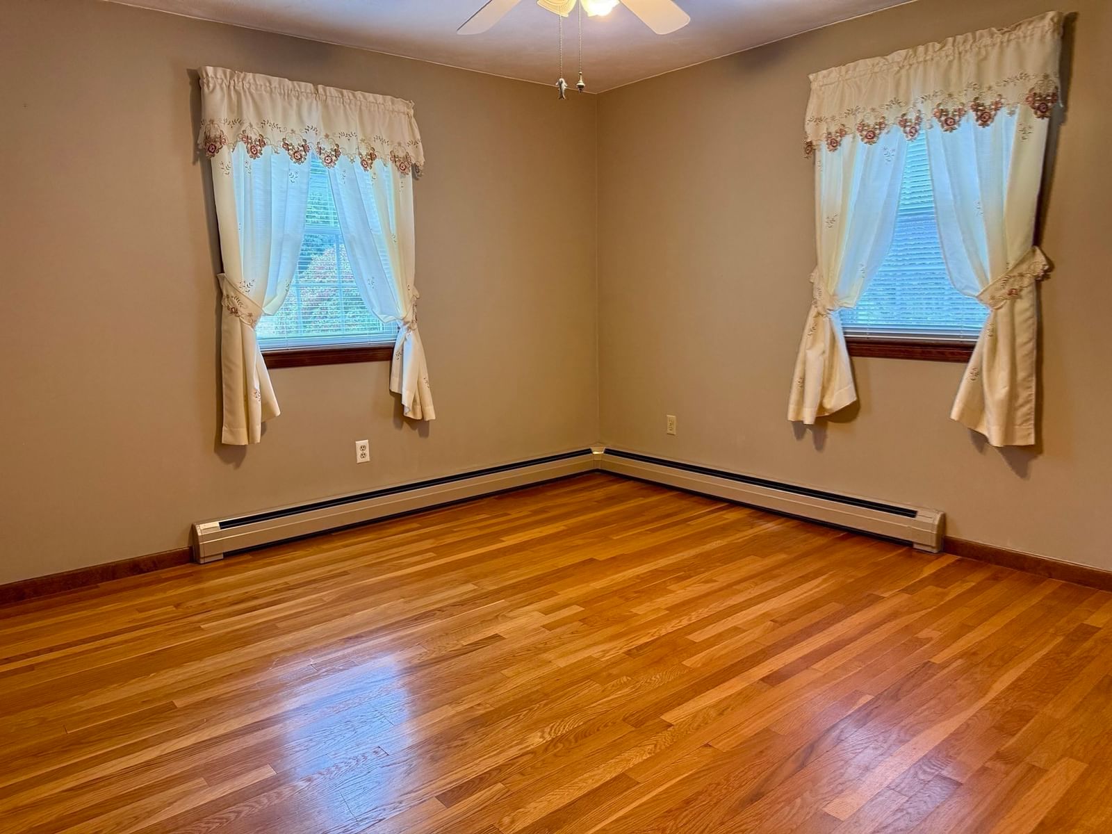 66 Debbie Dr Leominster — Photo 21 of 42