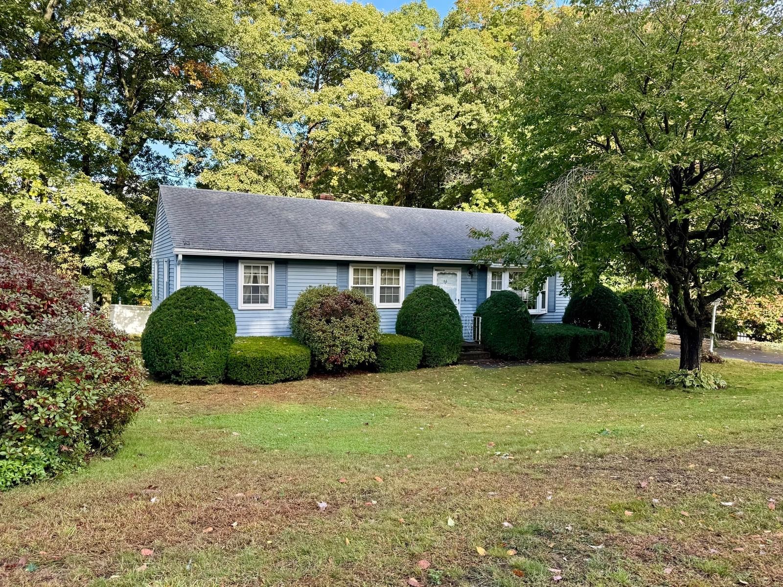 66 Debbie Dr Leominster — Photo 3 of 42