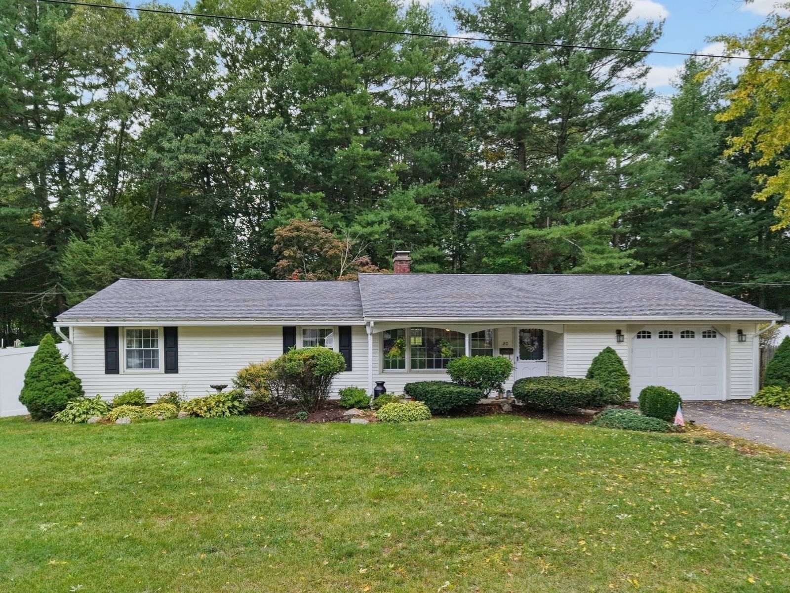 20 Corrine Dr Framingham — Photo 2 of 35