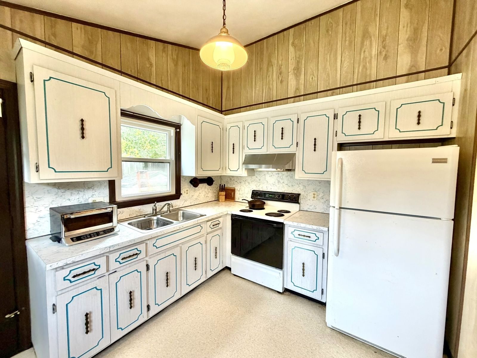 110 Hubbard Ave Brockton — Photo 10 of 28