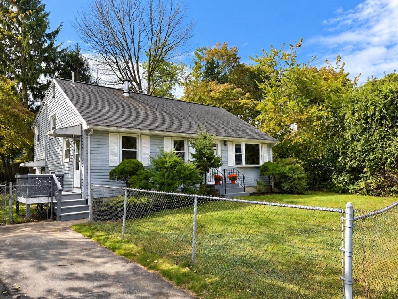 110 Hubbard Ave Brockton — Photo 3 of 28