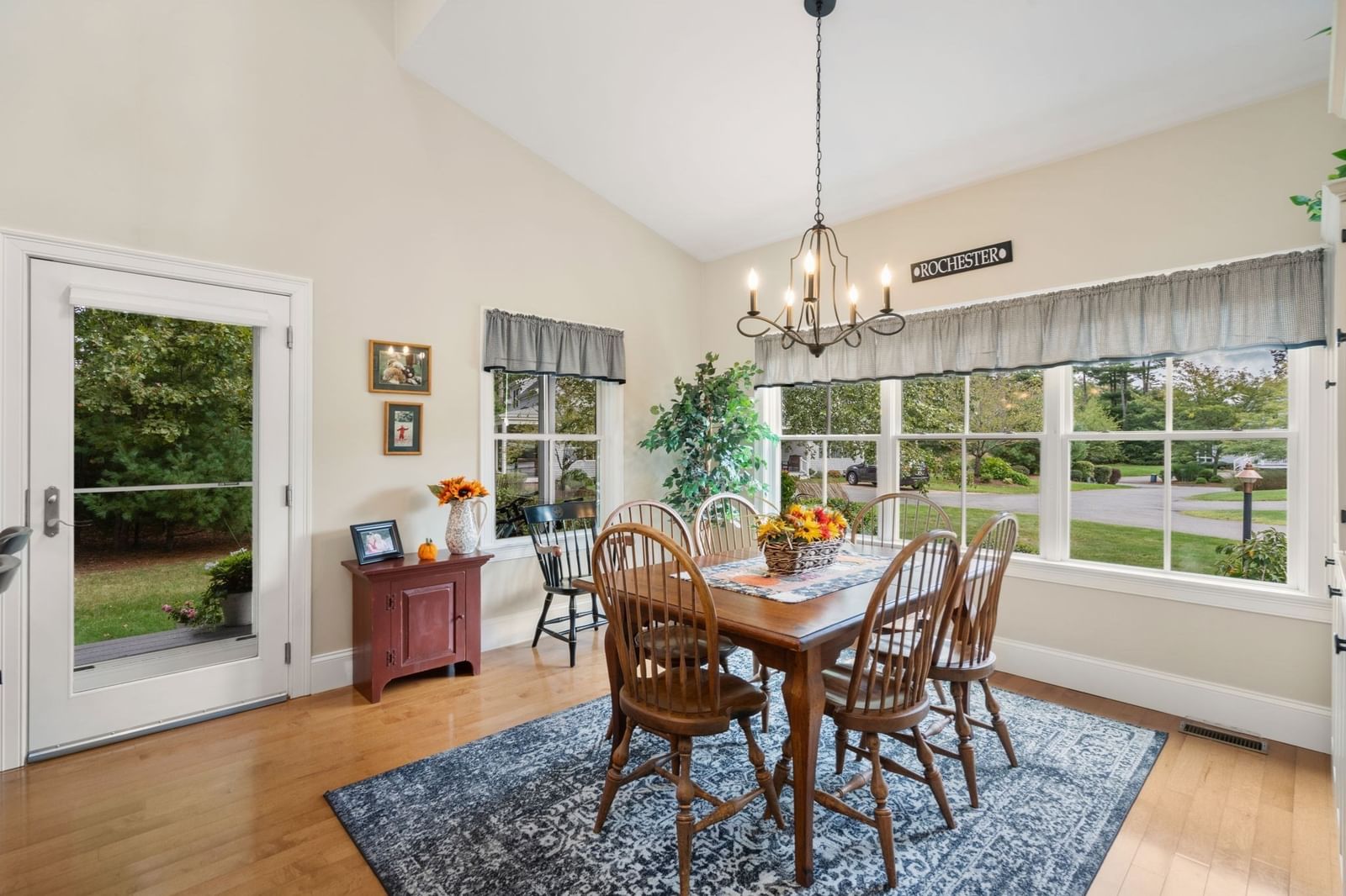 39 Hathaway Pond Cir #39 Rochester — Photo 4 of 42