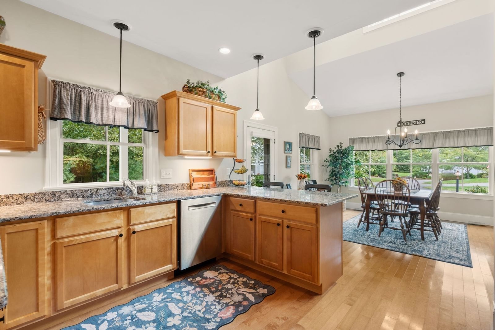 39 Hathaway Pond Cir #39 Rochester — Photo 7 of 42