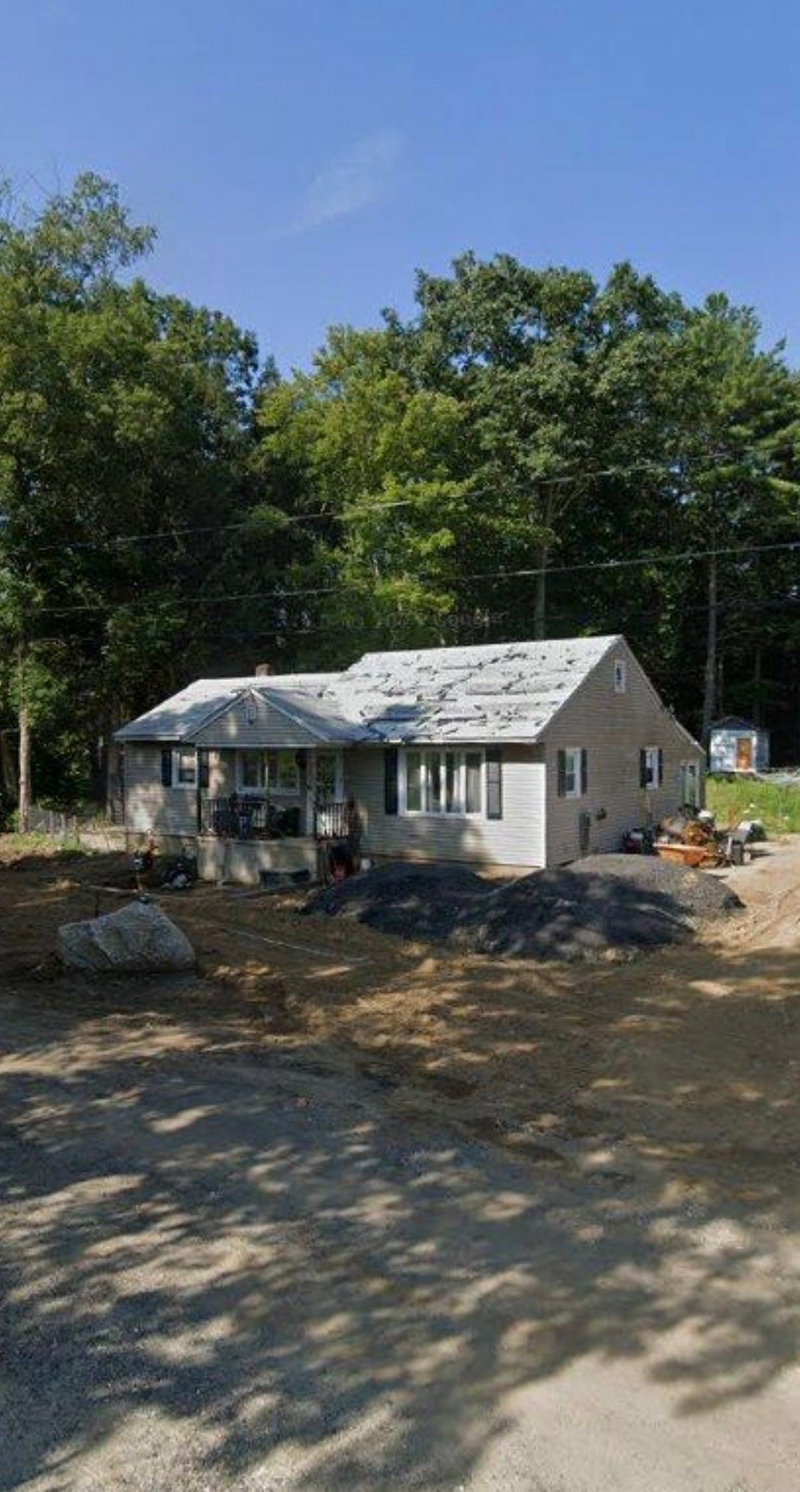 28 Lyric St