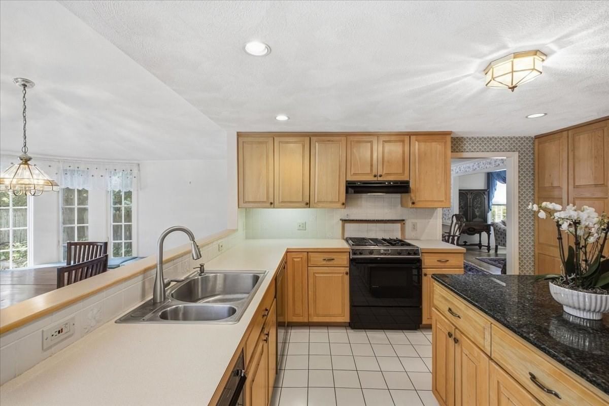 138 Forbes Rd Westwood — Photo 16 of 40