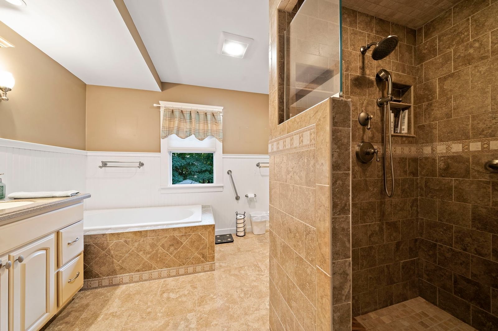 37 Theresa Rd Quincy — Photo 18 of 38