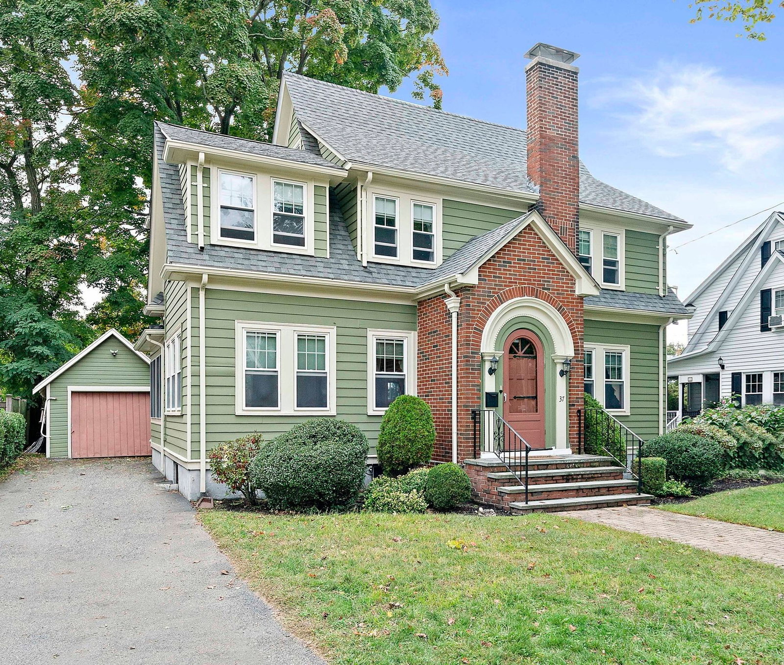 37 Theresa Rd Quincy — Photo 2 of 38