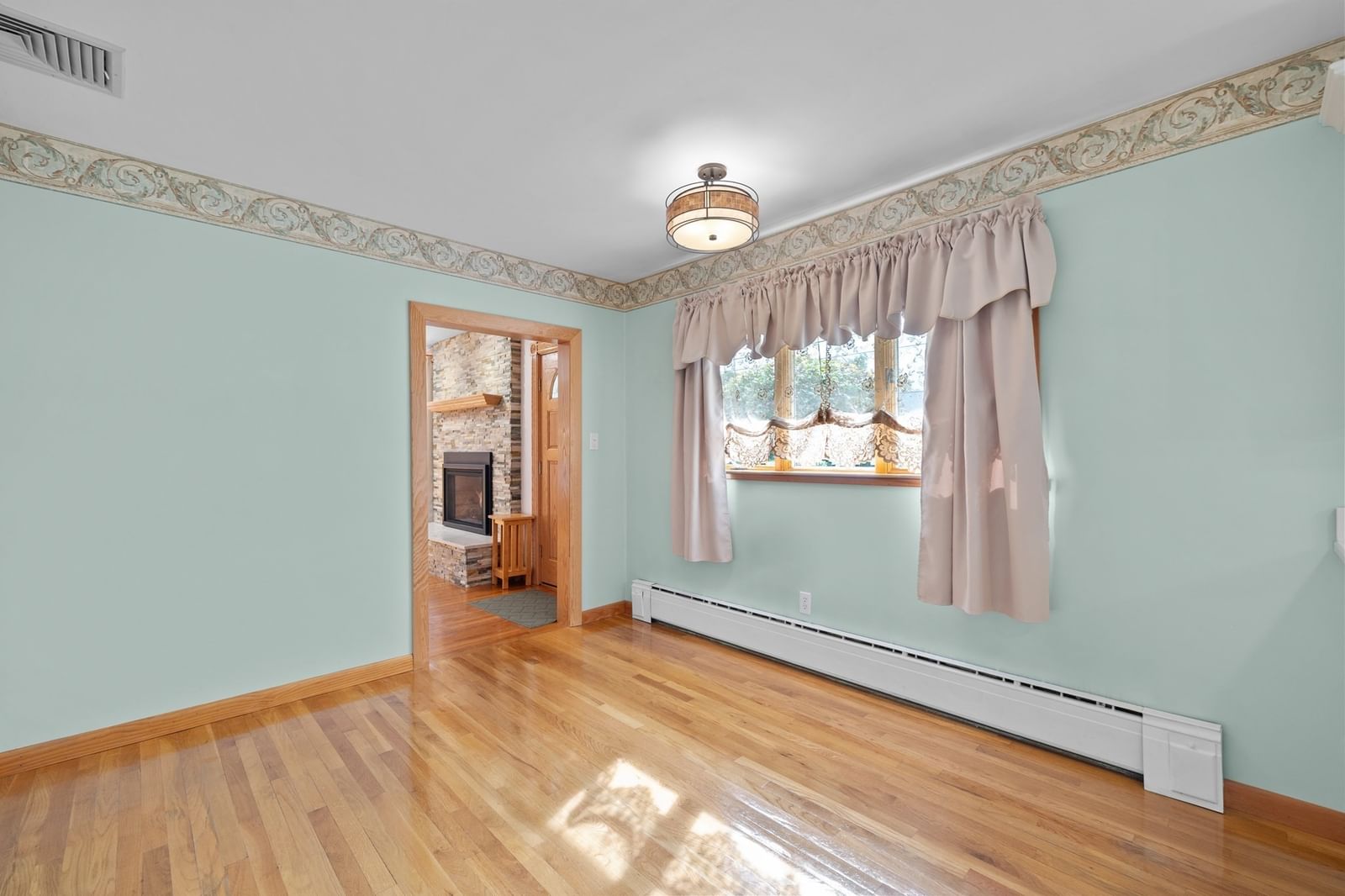 39 Adams Ave North Andover — Photo 6 of 29