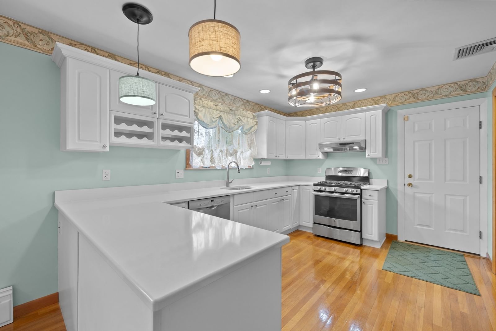39 Adams Ave North Andover — Photo 8 of 29