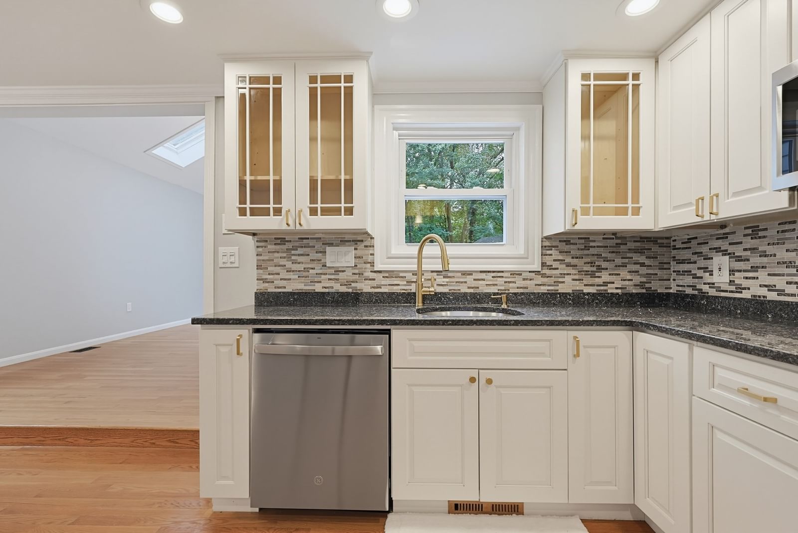 29 Sunnyside Rd Lynn — Photo 8 of 25