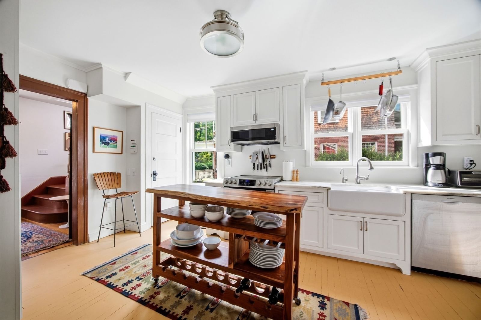 211 Crescent St Northampton — Photo 3 of 42