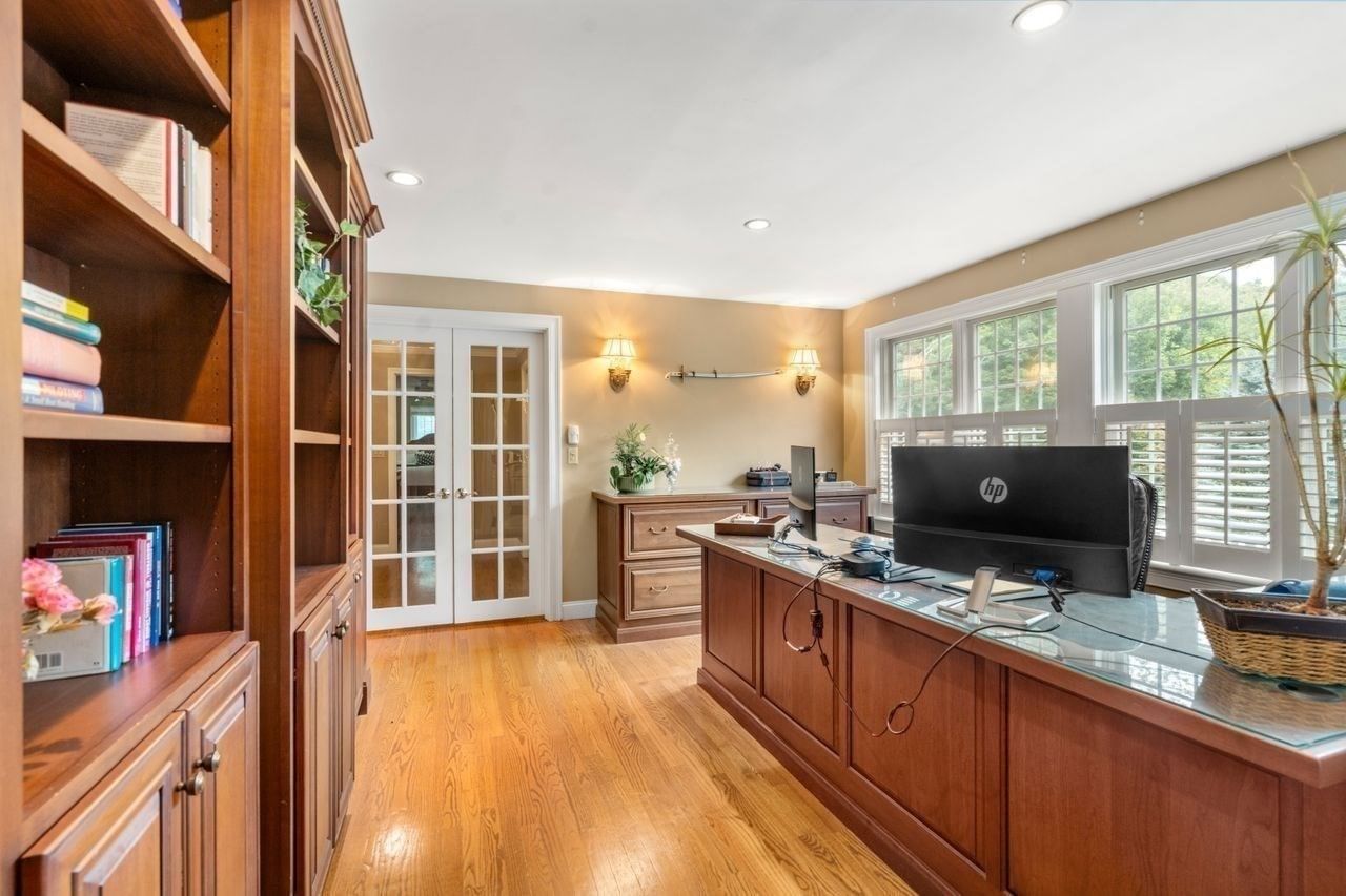 674 South Street Shrewsbury — Photo 26 of 42