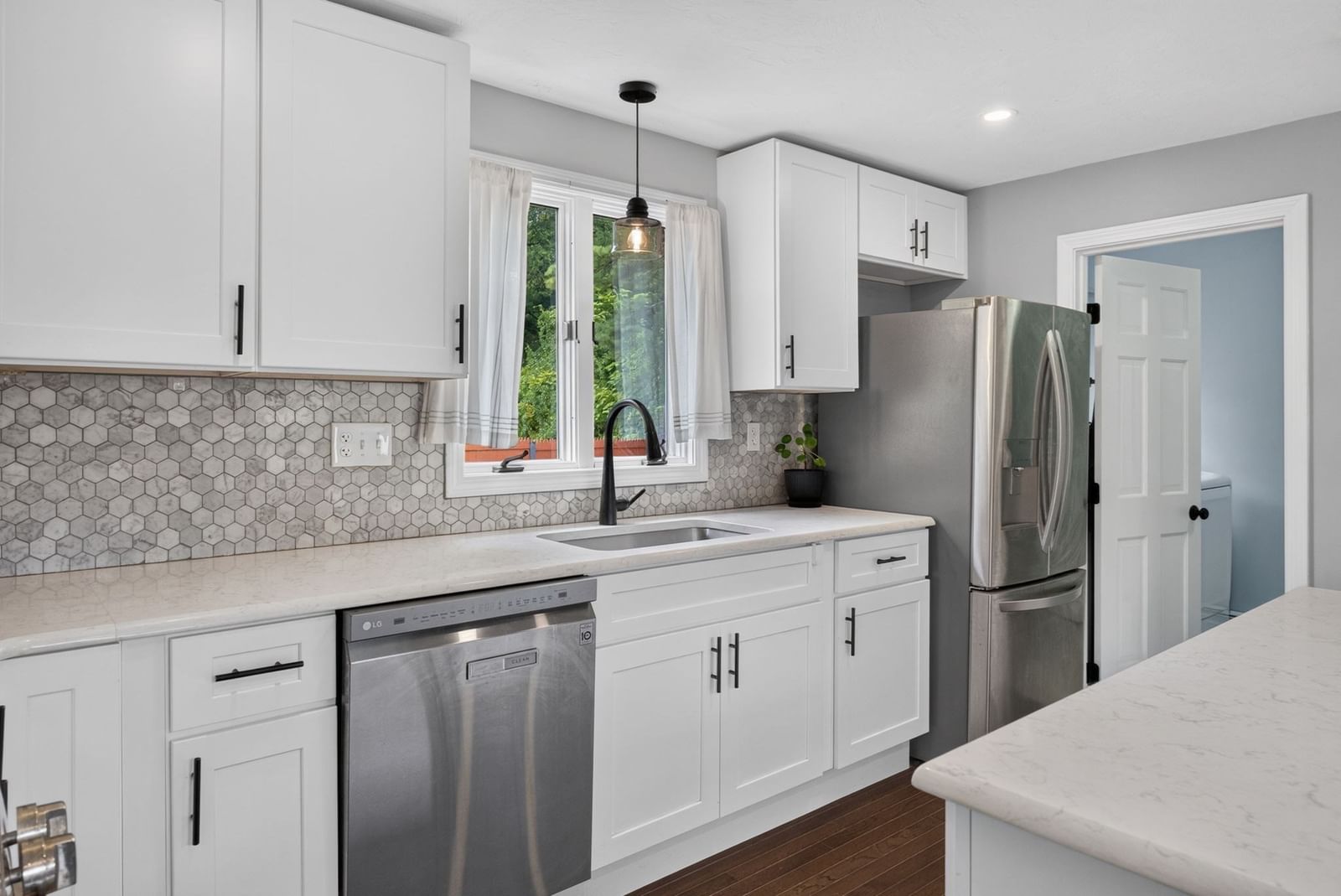 81 Littleton Rd Chelmsford — Photo 9 of 41