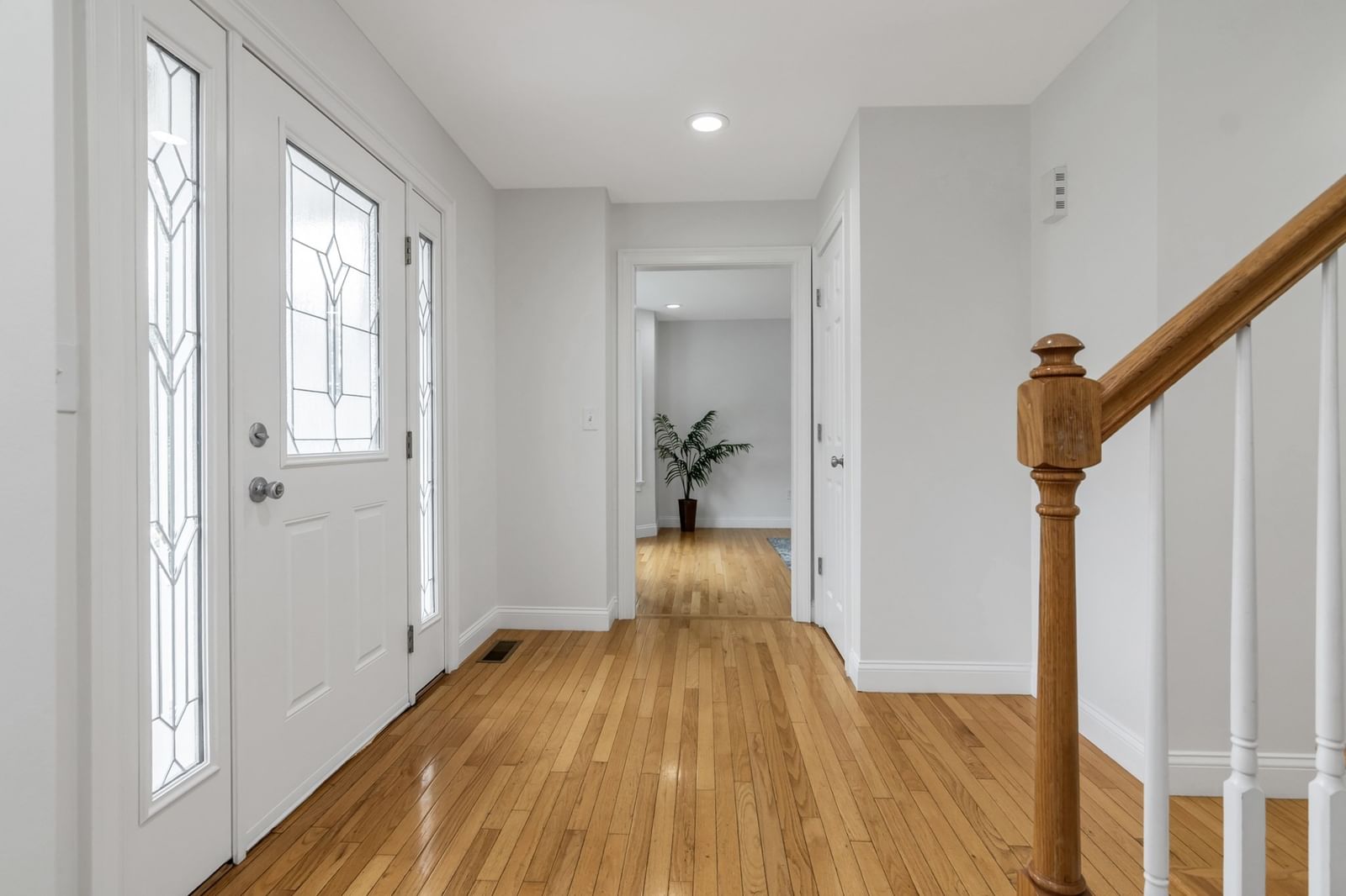 1 Kerrigan Way Woburn — Photo 2 of 25