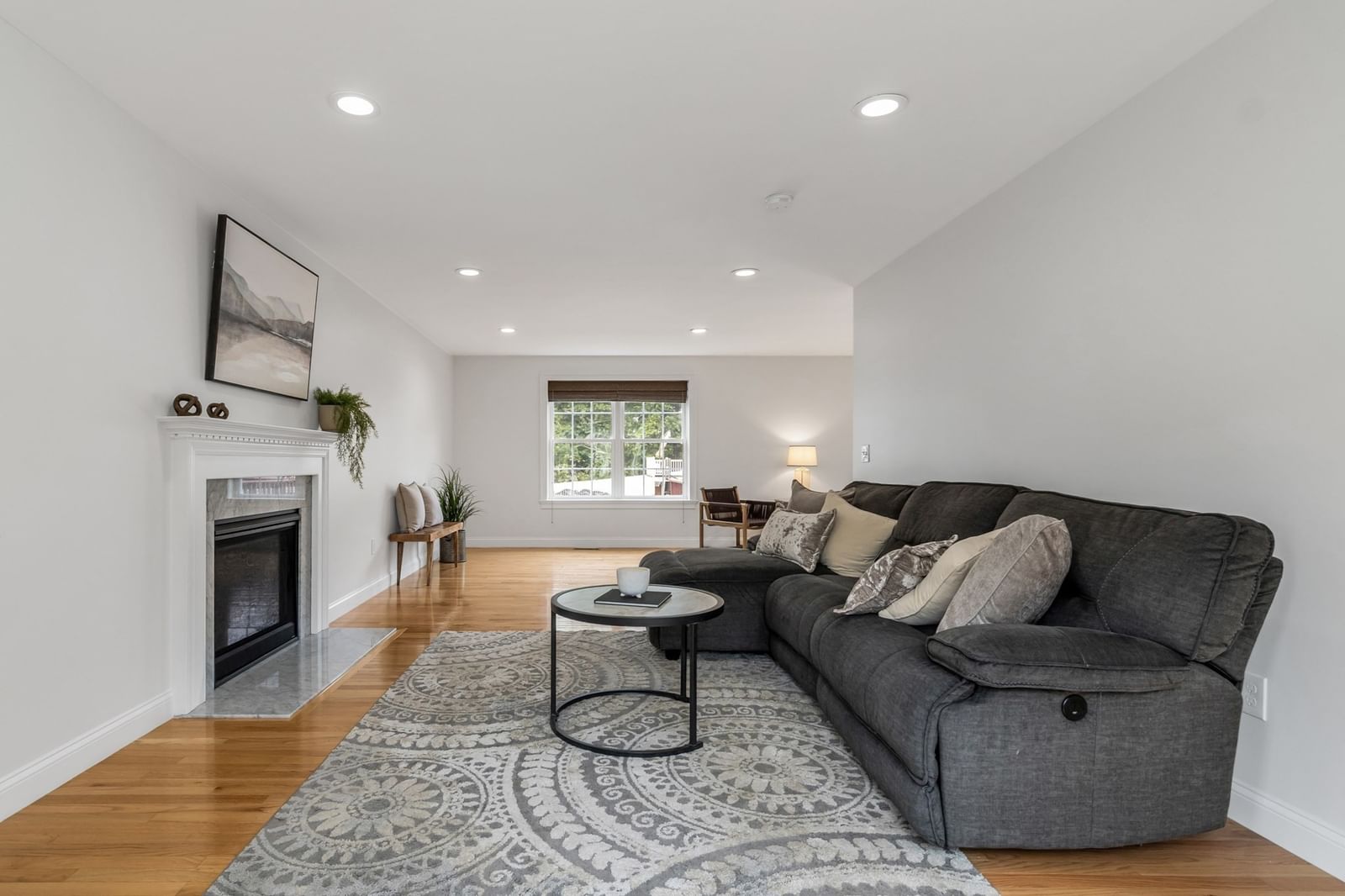 1 Kerrigan Way Woburn — Photo 4 of 25