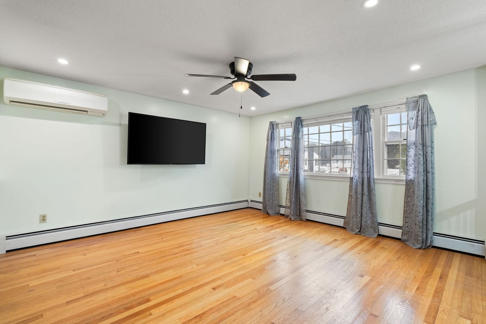 22 Crestshire Drive Lawrence — Photo 6 of 34