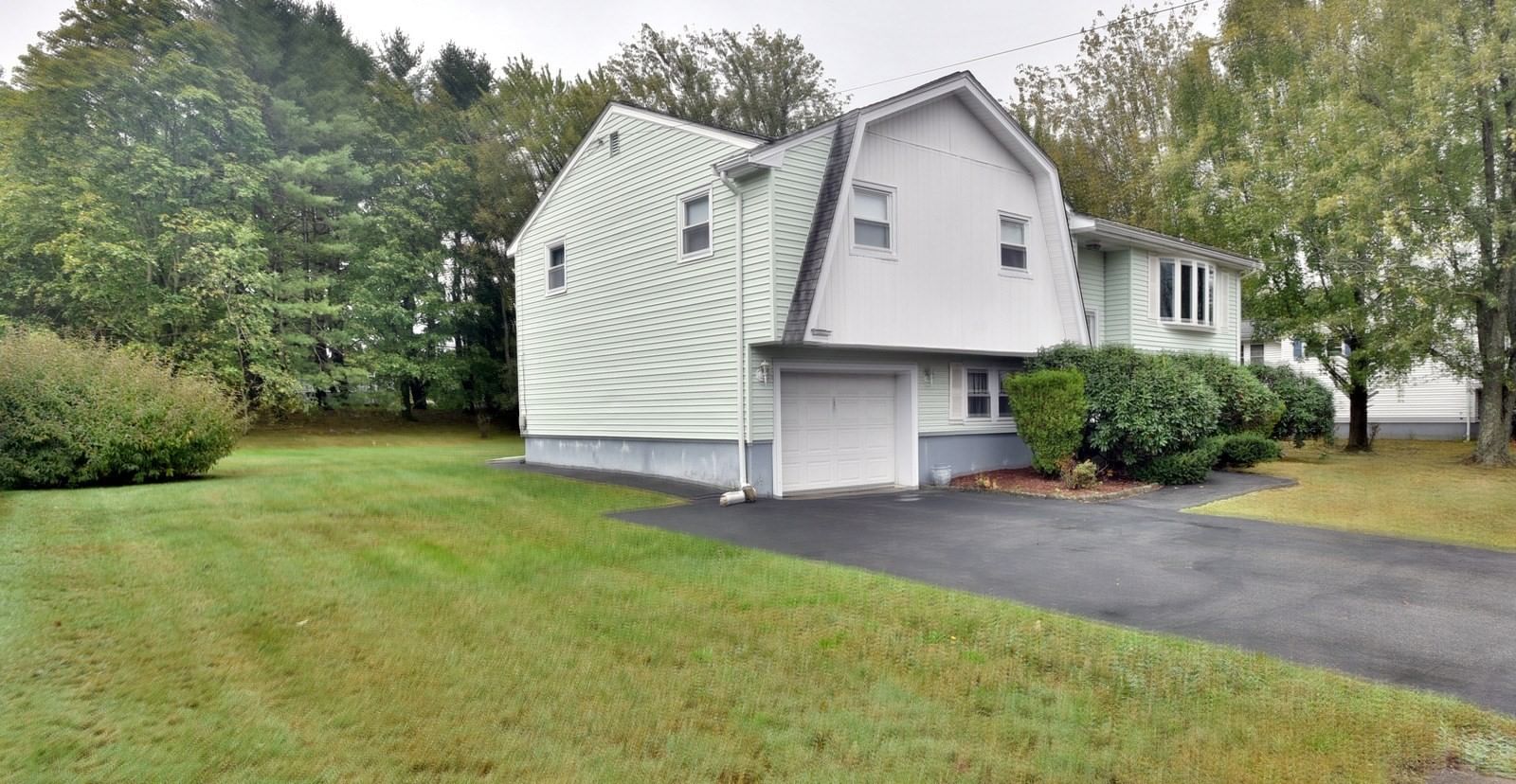 18 Delorenzo Dr Randolph — Photo 2 of 31