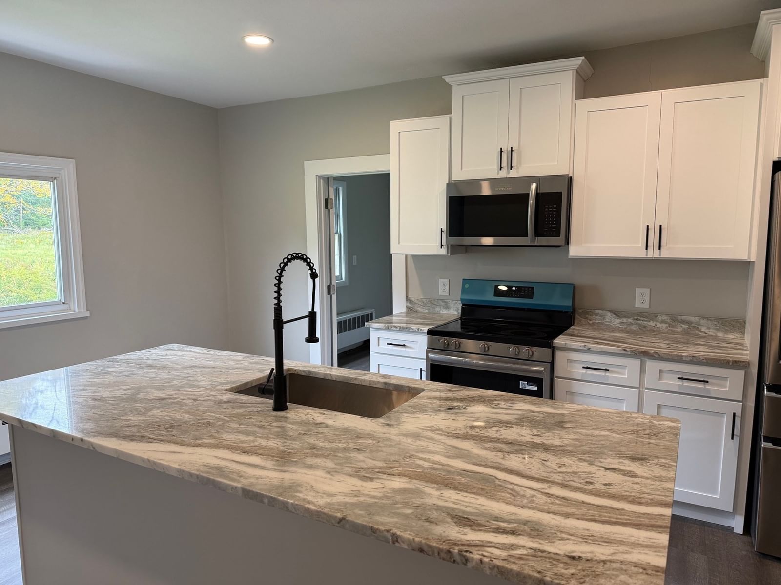 221 Aldrich Street Belchertown — Photo 6 of 30