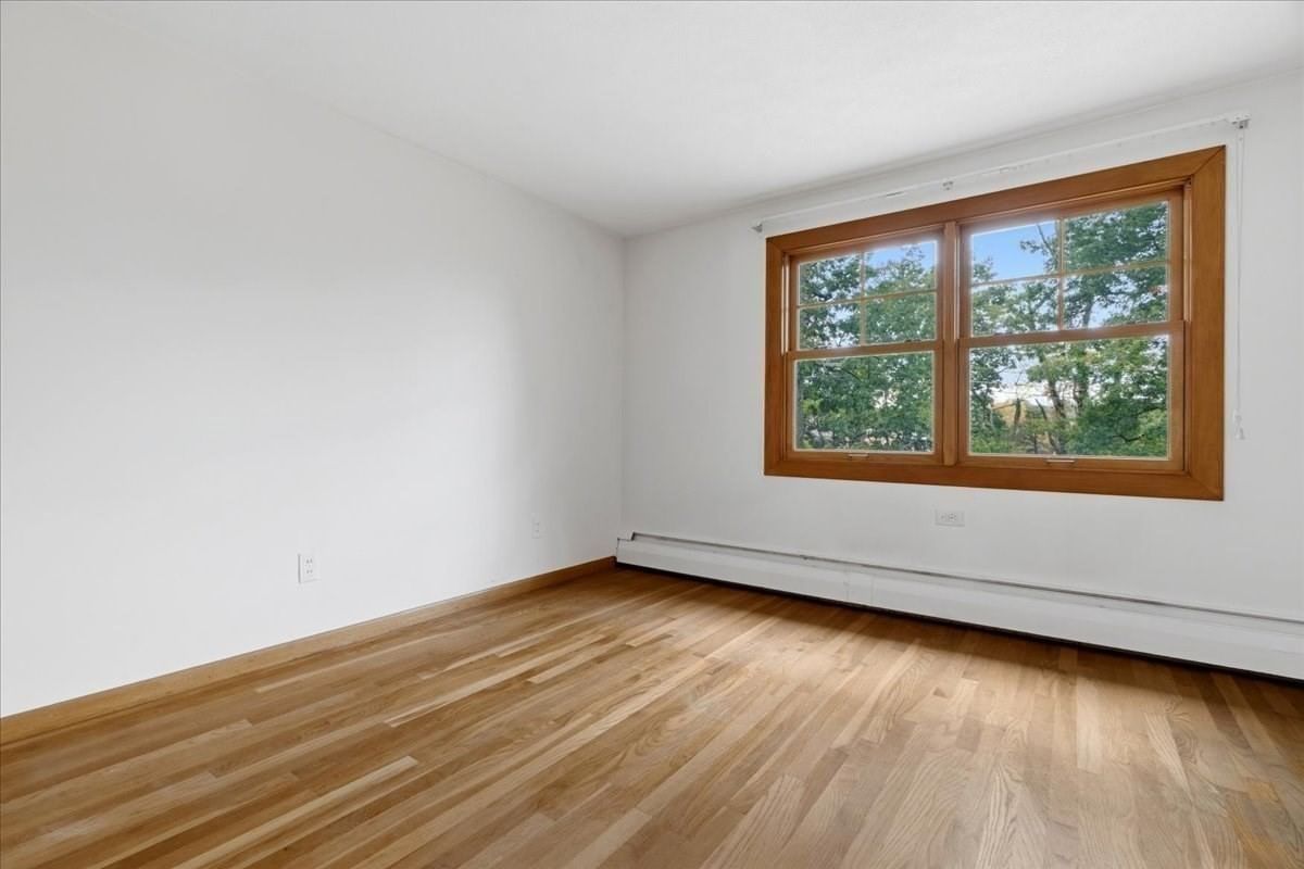 26 Arlington Road Burlington — Photo 13 of 23
